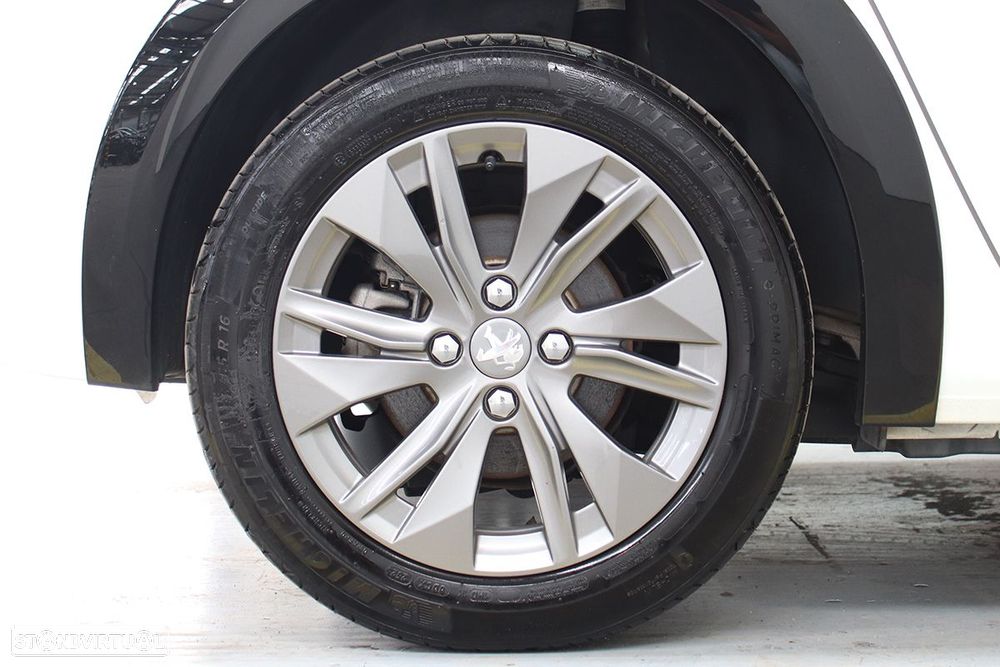 Peugeot e-208 50 kWh Allure Pack - 5