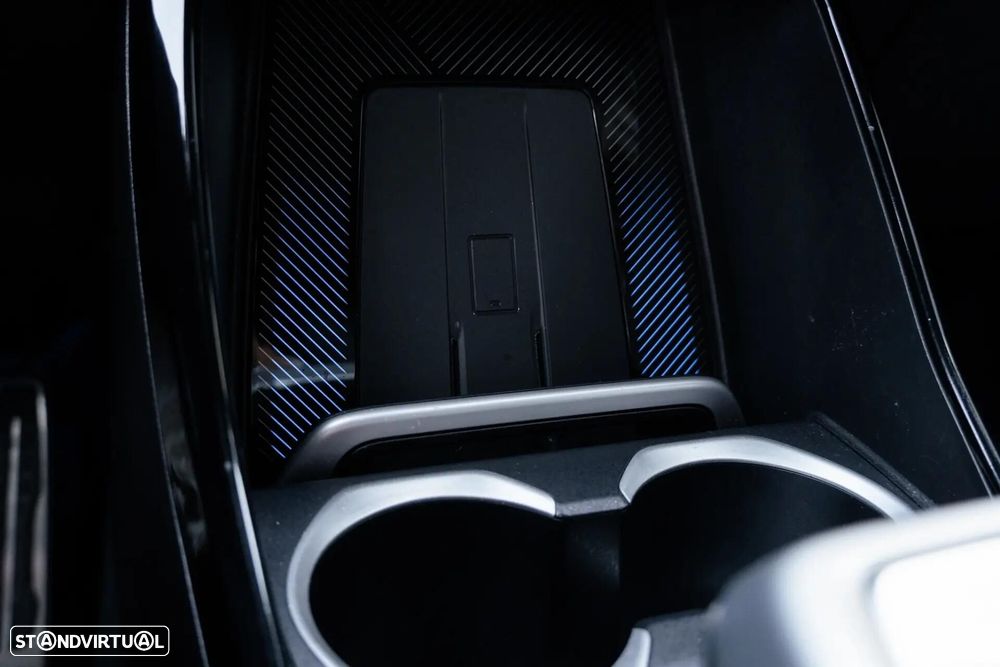BMW iX2 eDrive20 Pack Desportivo M Pro - 25