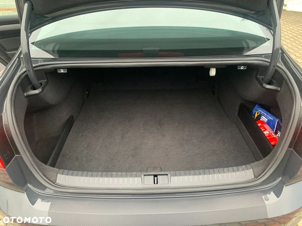 Volkswagen Passat 2.0 TDI EVO Business DSG - 24