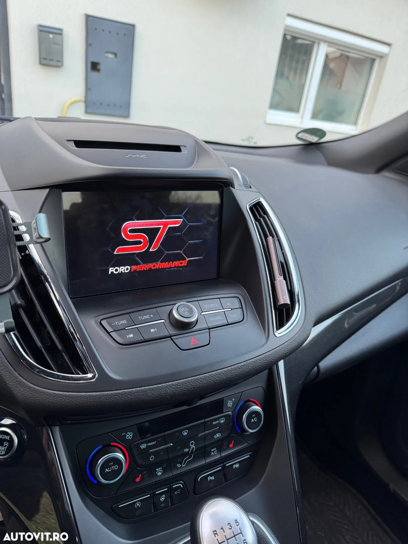 Ford Kuga 1.5 EcoBoost 2x4 ST-Line - 12