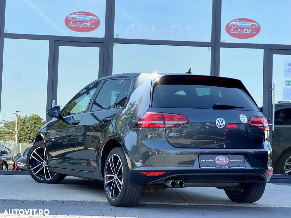 Volkswagen Golf - 3