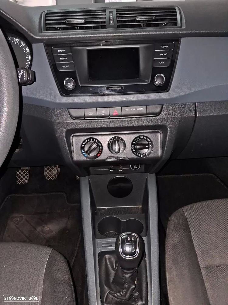 Skoda Fabia 1.0 Ambition — fotografia 17