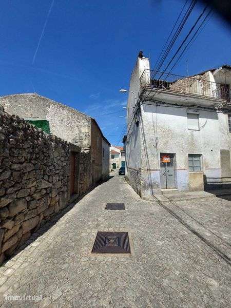 Casa para reabilitar com vista por sol e serra - Grande imagem: 2/5