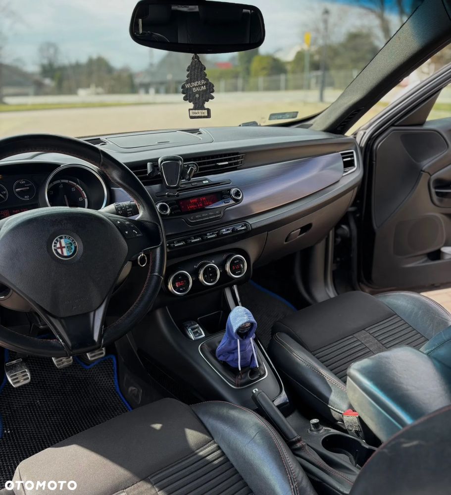 Alfa Romeo Giulietta 2.0 JTDM Distinctive - 8
