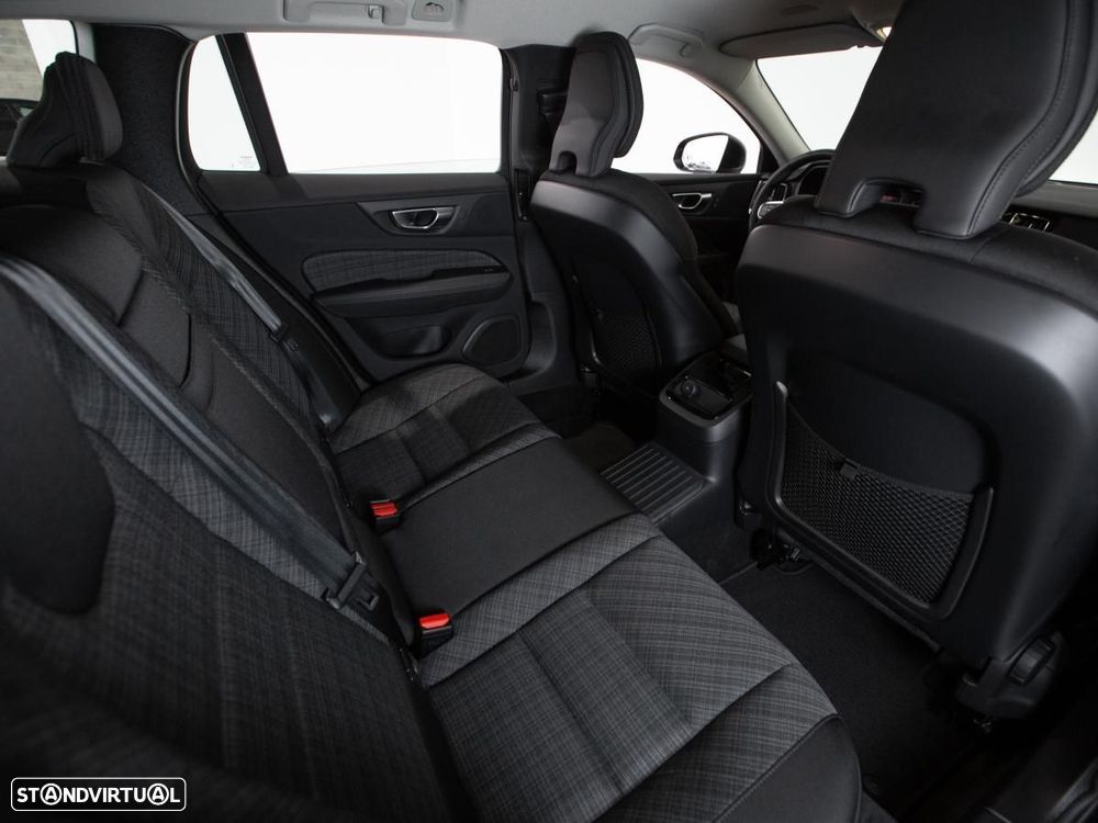 Volvo V60 2.0 T6 AWD TE Essential - 11