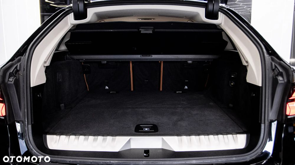 BMW Seria 5 530e PHEV - 29
