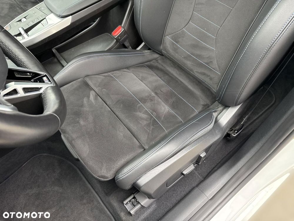 BMW iX1 eDrive20 66.5kWh M Sport - 14