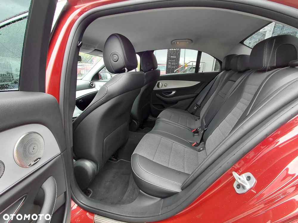 Mercedes-Benz Klasa E 220 d 4-Matic Avantgarde - 22