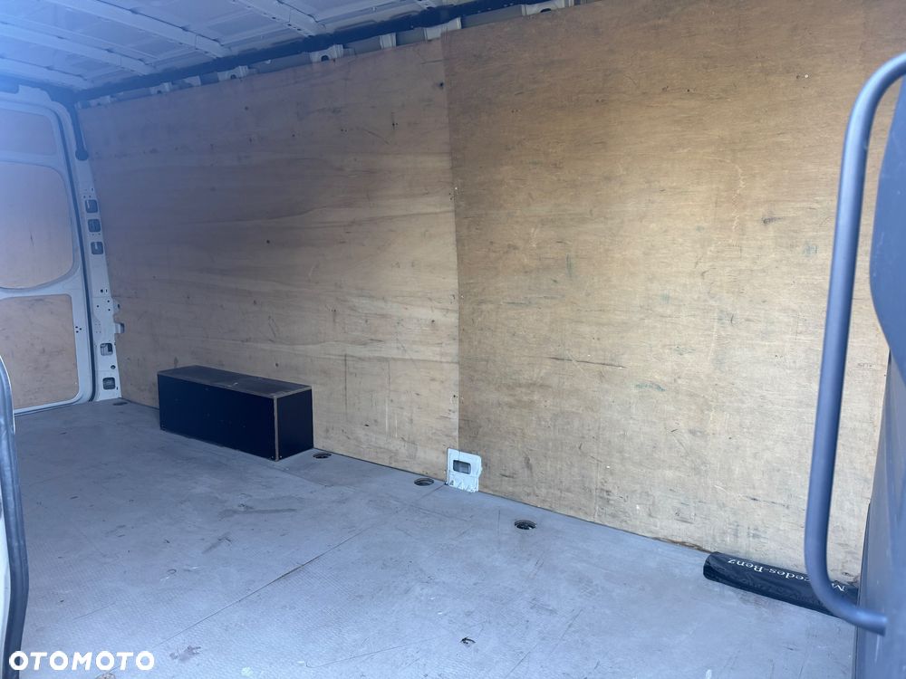 Mercedes-Benz Sprinter - 8