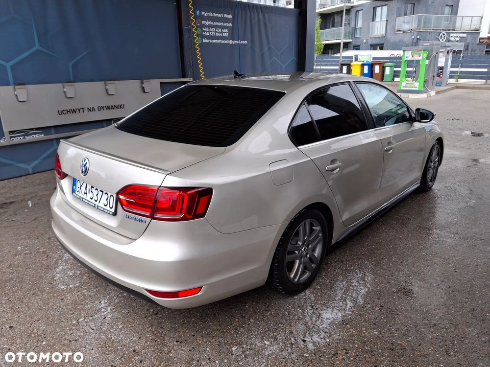 Volkswagen Jetta Hybrid - 6