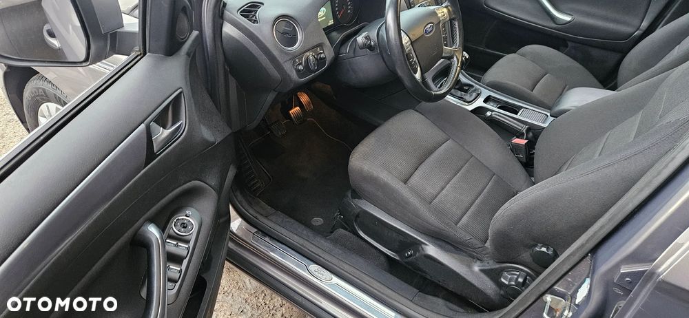 Ford Mondeo 2.0 TDCi Business Edition - 13