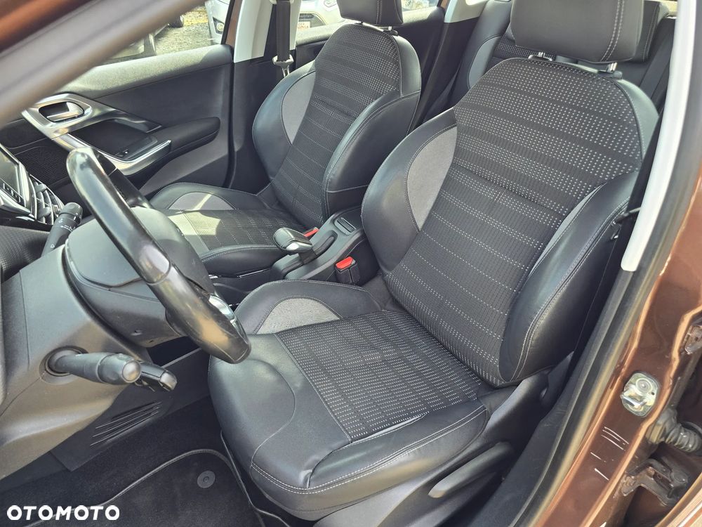 Peugeot 2008 - 12