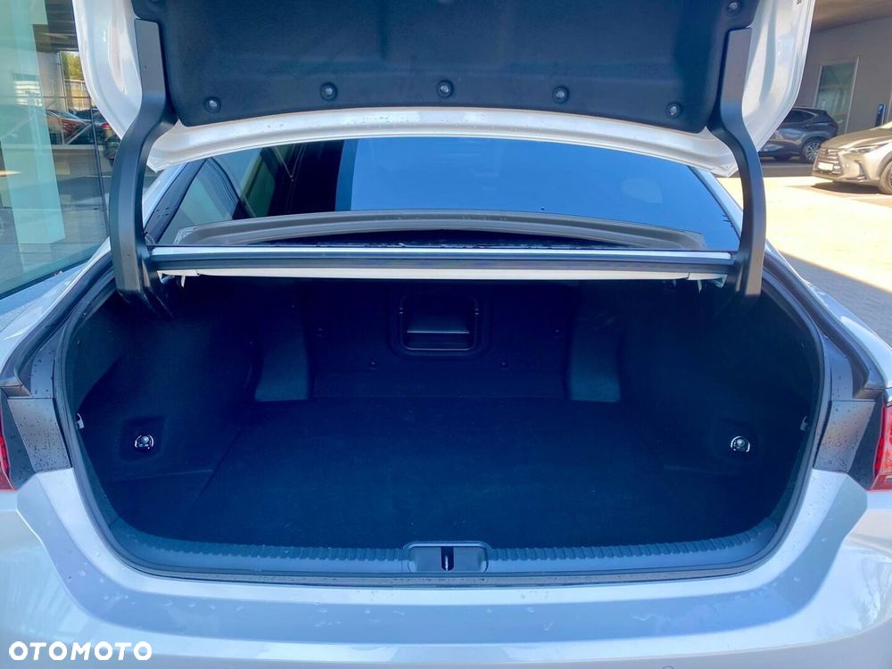 Lexus ES 300h Business Edition - 37