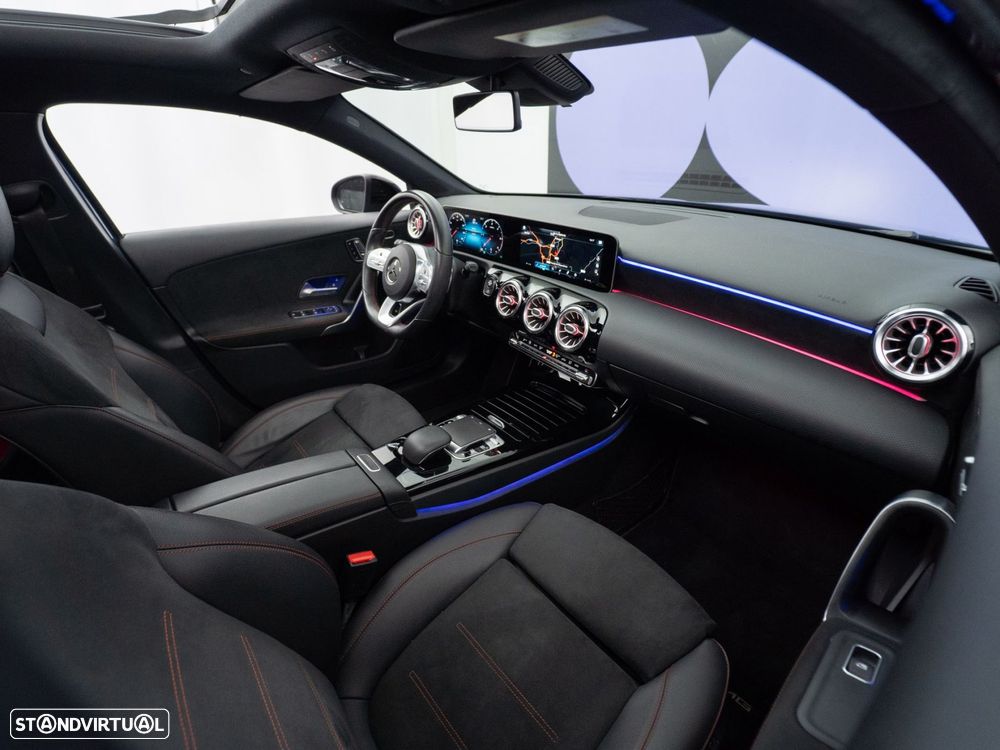 Mercedes-Benz A 180 Limousine d AMG Line Aut. - 35