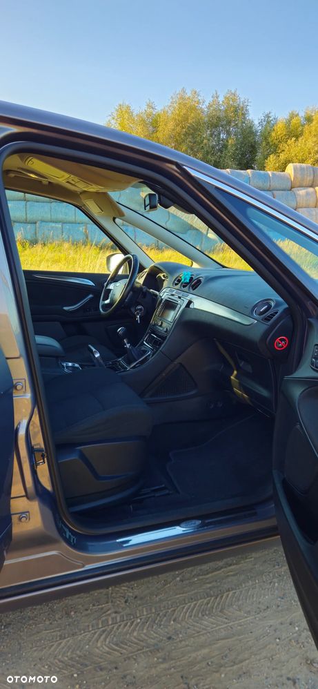 Ford S-Max - 14