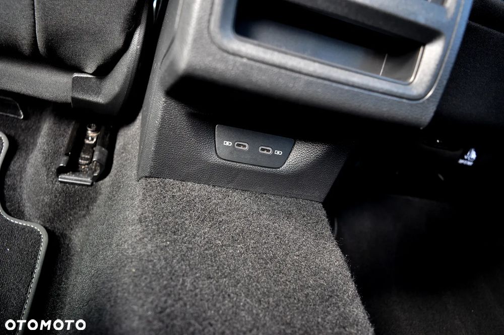 Volkswagen Golf 2.0 TDI Life - 37