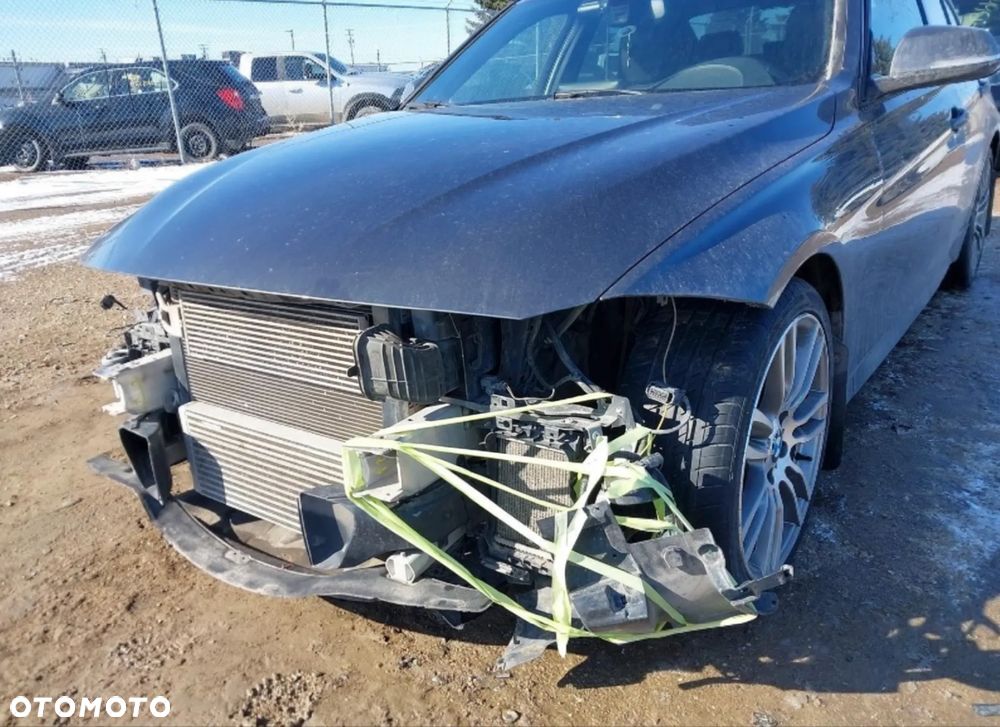 BMW Seria 3 335i xDrive - 5