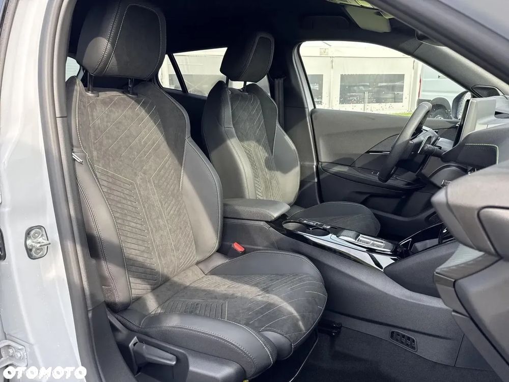 Peugeot 2008 Hybrid 145 e-DSC GT Exclusive - 17