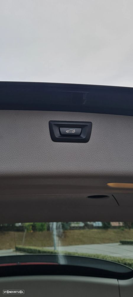 BMW 318 d Modern Line - 18