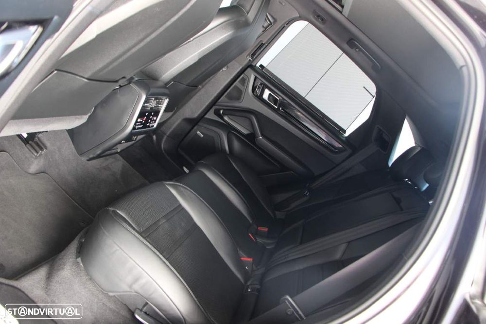 Porsche Cayenne S - 7
