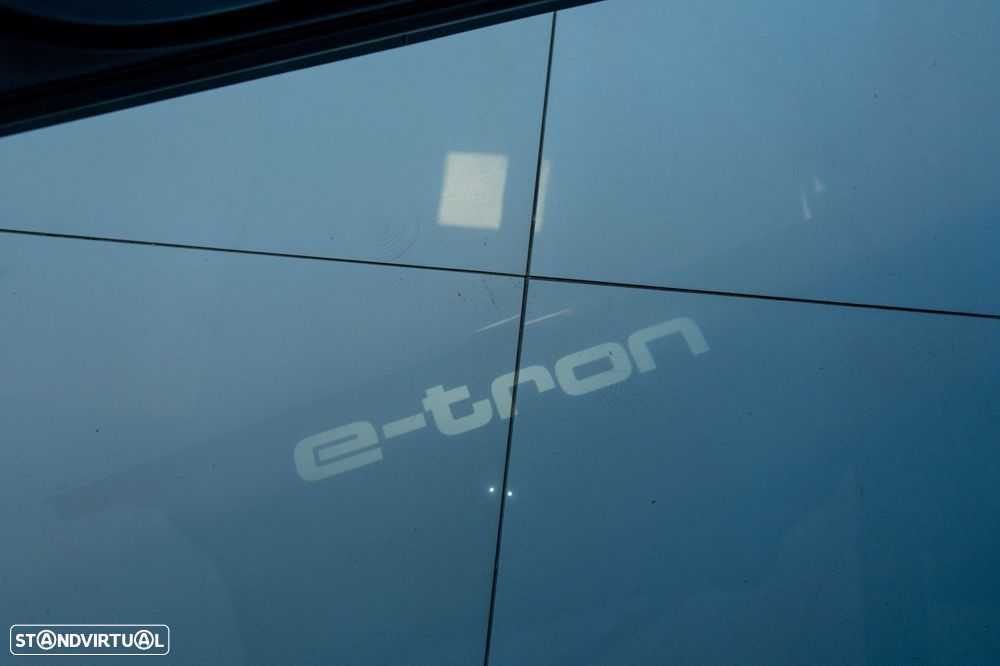 Audi Q8 e-Tron Sportback 55 quattro S line - 41