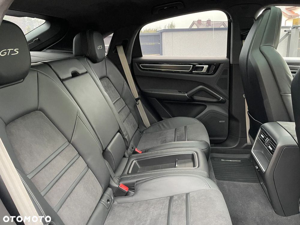 Porsche Cayenne - 21