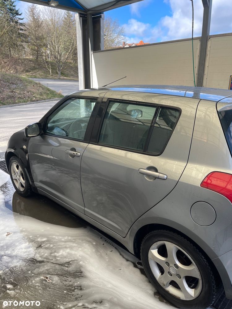 Suzuki Swift 1.3 Sakura - 4