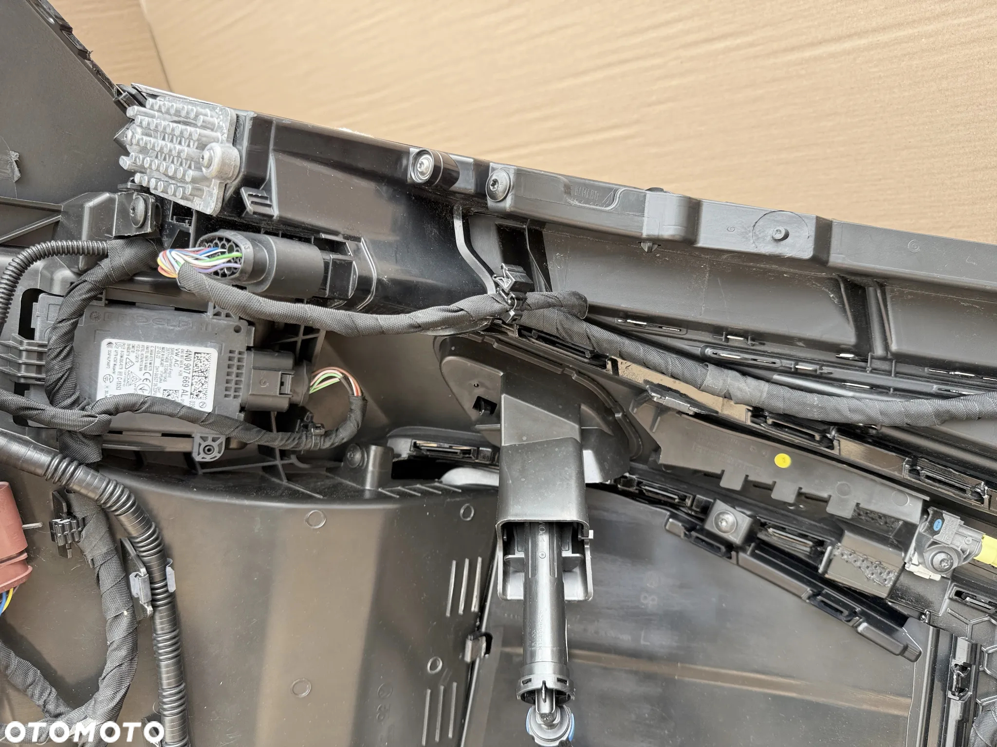 Zderzak Przedni VW Touareg III 760 Lift R-Line BLACK, LED Full - 17