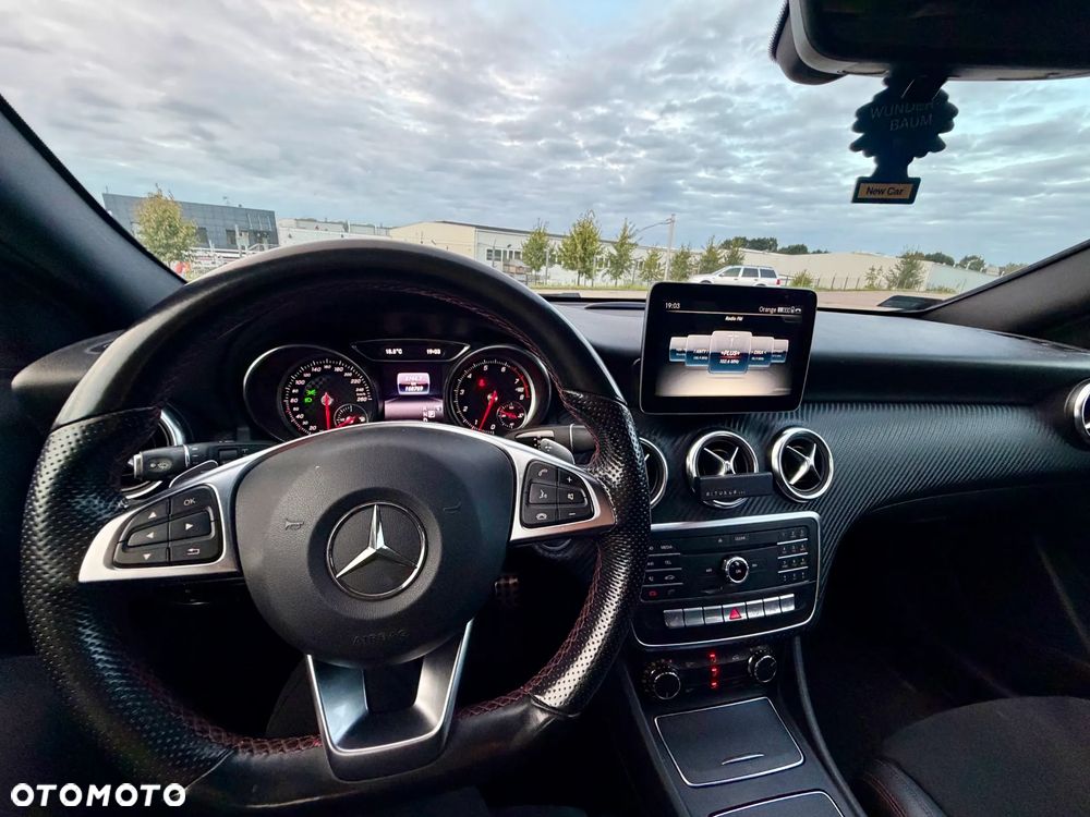 Mercedes-Benz Klasa A 180 7G-DCT AMG Line - 19