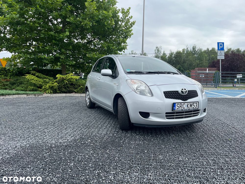 Toyota Yaris 1.3 Sol - 2