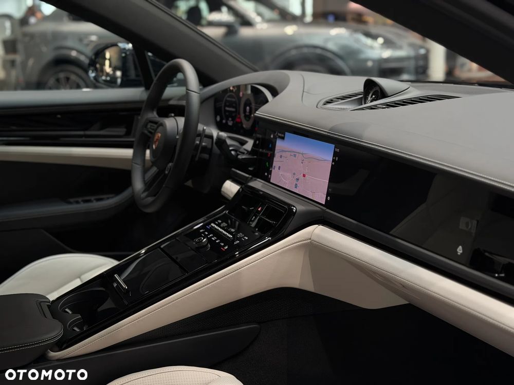 Porsche Panamera 4S E-Hybrid PHEV - 27