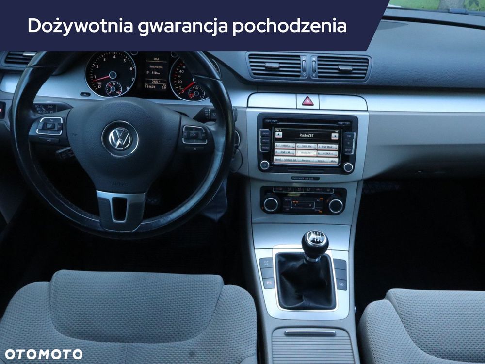 Volkswagen Passat - 9