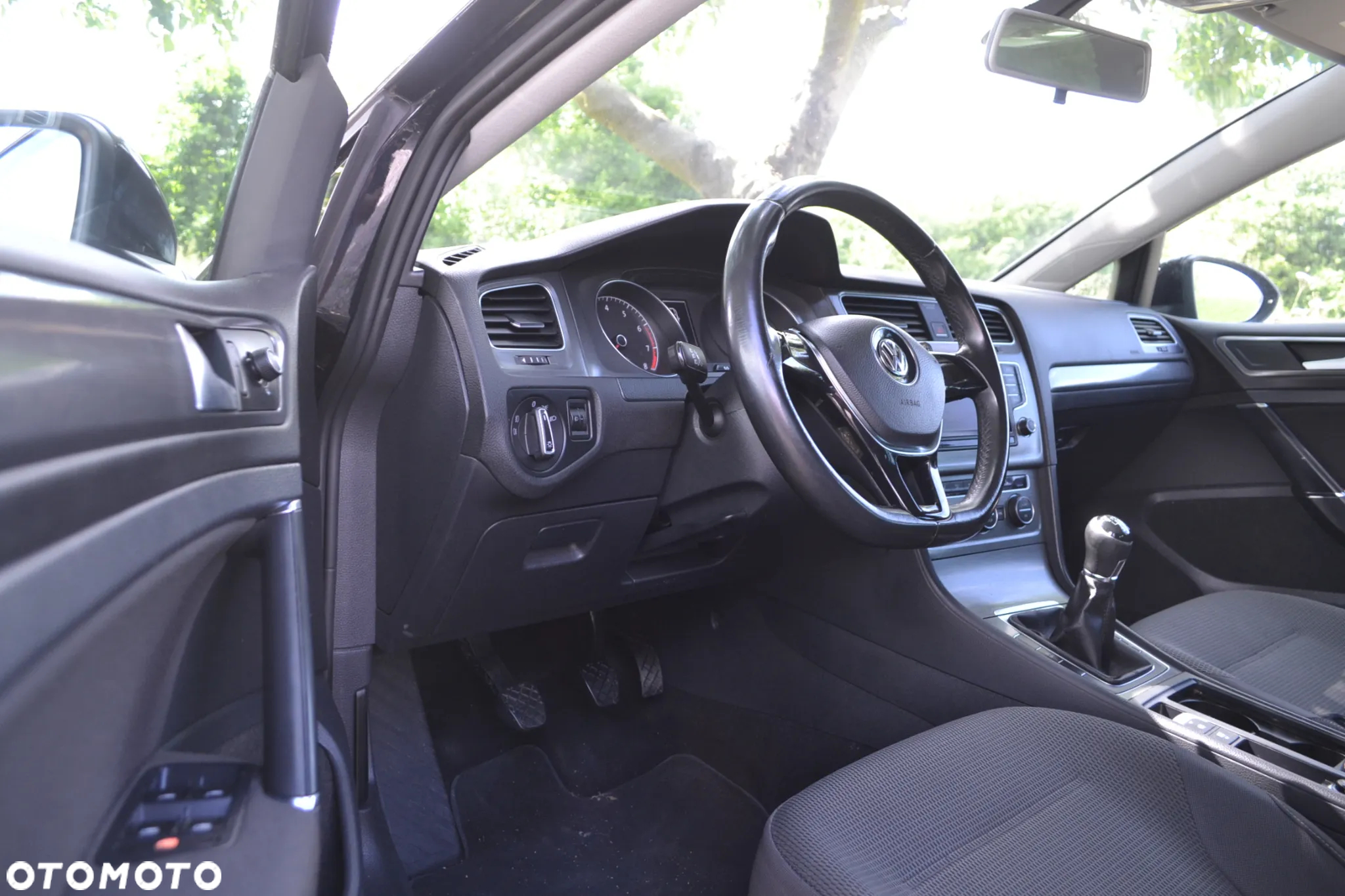 Volkswagen Golf VI 1.2 TSI BlueMot Comfortline - 10