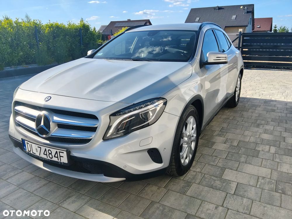 Mercedes-Benz GLA 200 7G-DCT - 7