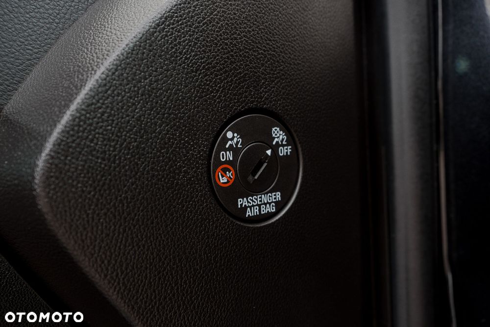 Opel Insignia 1.6 T Cosmo S&S - 30