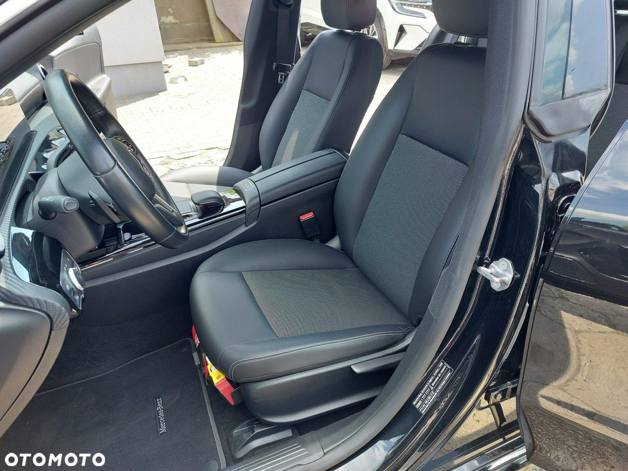 Mercedes-Benz CLA - 14