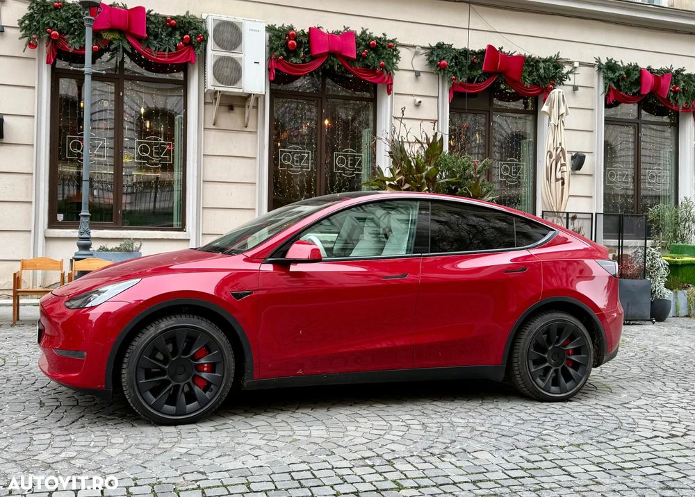 Tesla Model Y AWD Long Range - 6