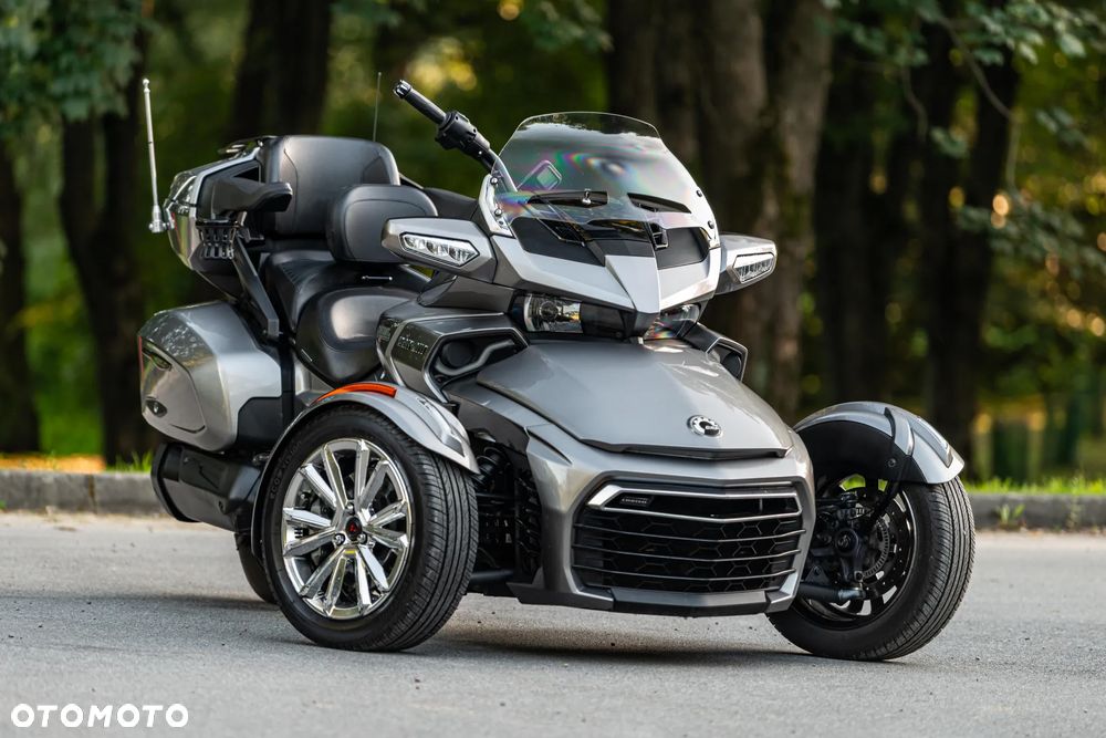 Can-Am Spyder - 2