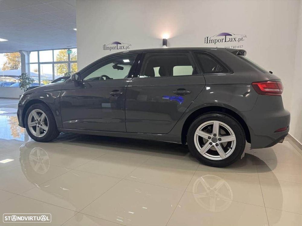 Audi A3 Sportback 1.6 TDI Design - 6