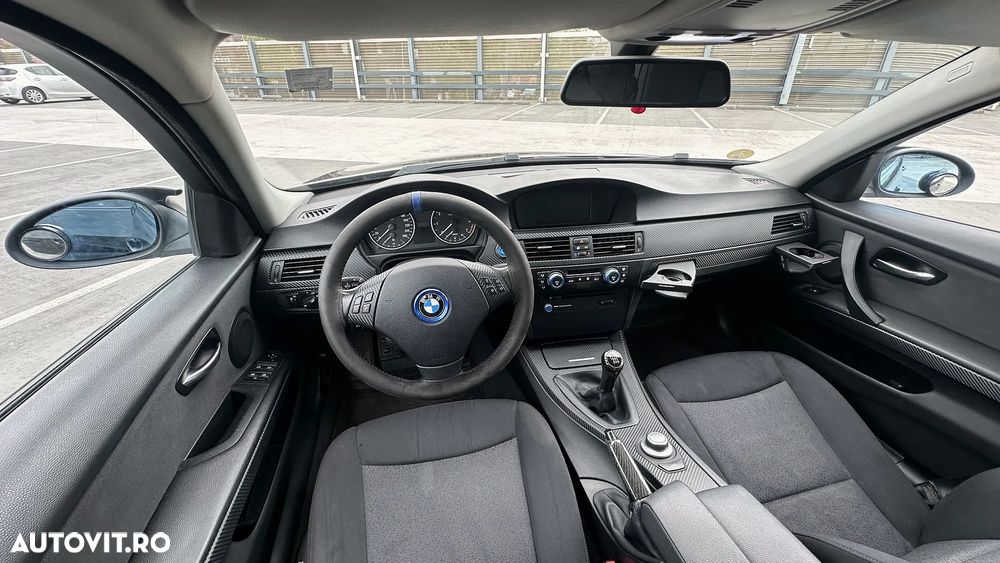 BMW Seria 3 318i - 12