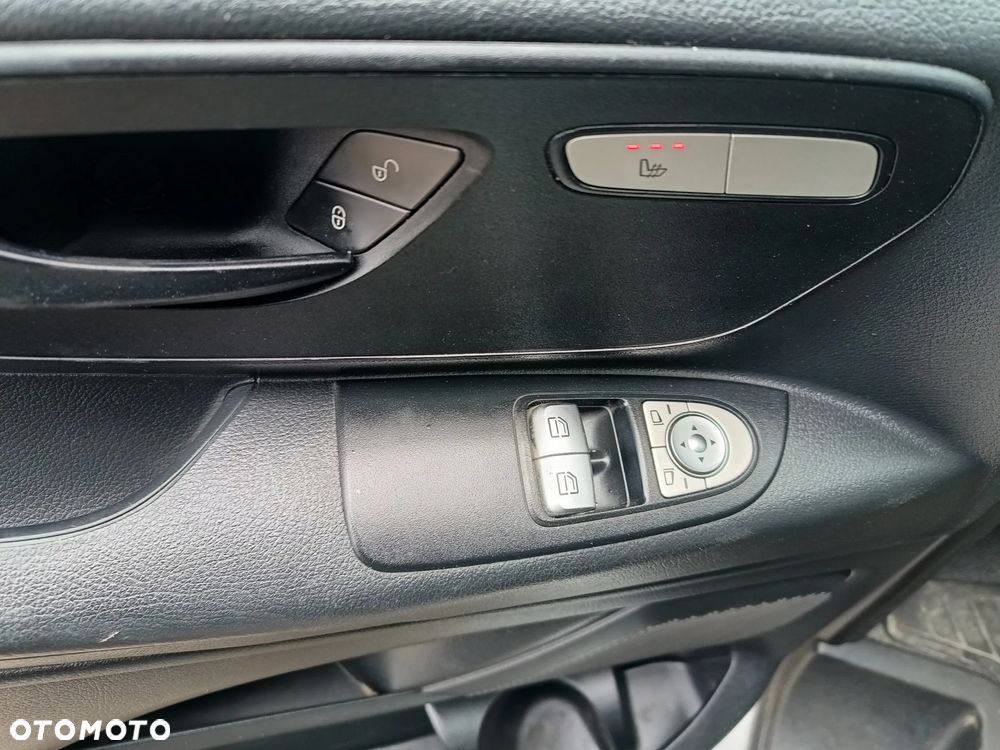 Mercedes-Benz VITO 1.6 diesel 111 CDI 114kM, WERSJA LONG L2H1 HAK, STAN BARDZO DOBRY, 2017 rok, BEZ WKŁADU FINANSOWEGO! - 27