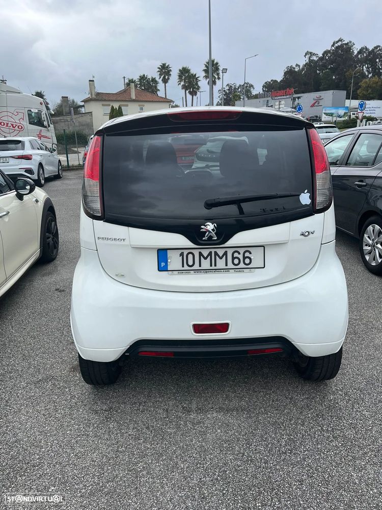 Peugeot iOn - 3