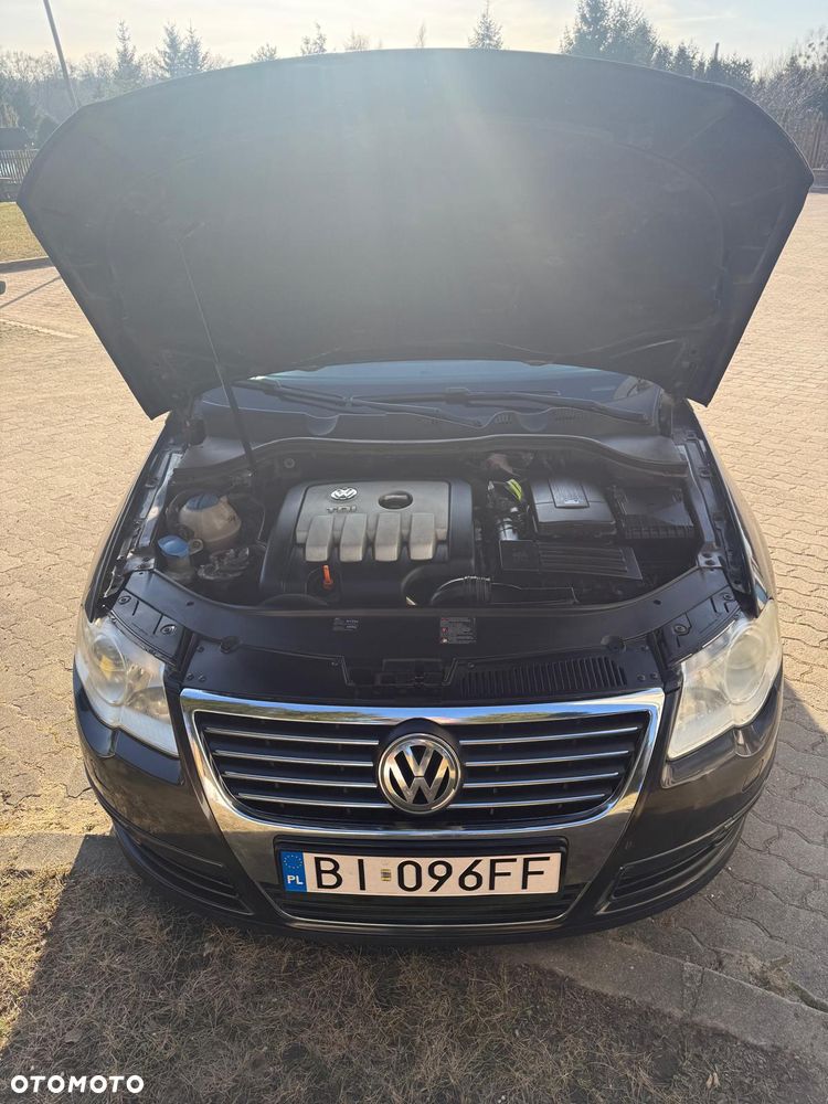 Volkswagen Passat 2.0 TDI Highline - 17