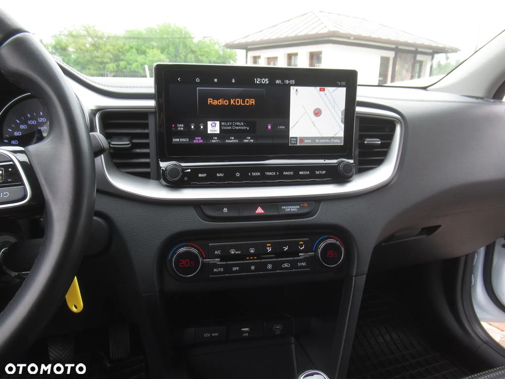 Kia Ceed 1.5 T-GDI M - 17