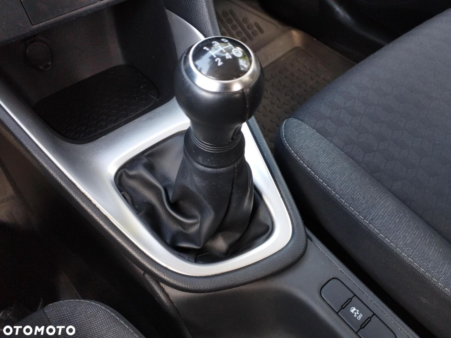 Toyota Yaris - 19