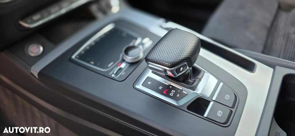 Audi Q5 40 TDI quattro S tronic design - 36