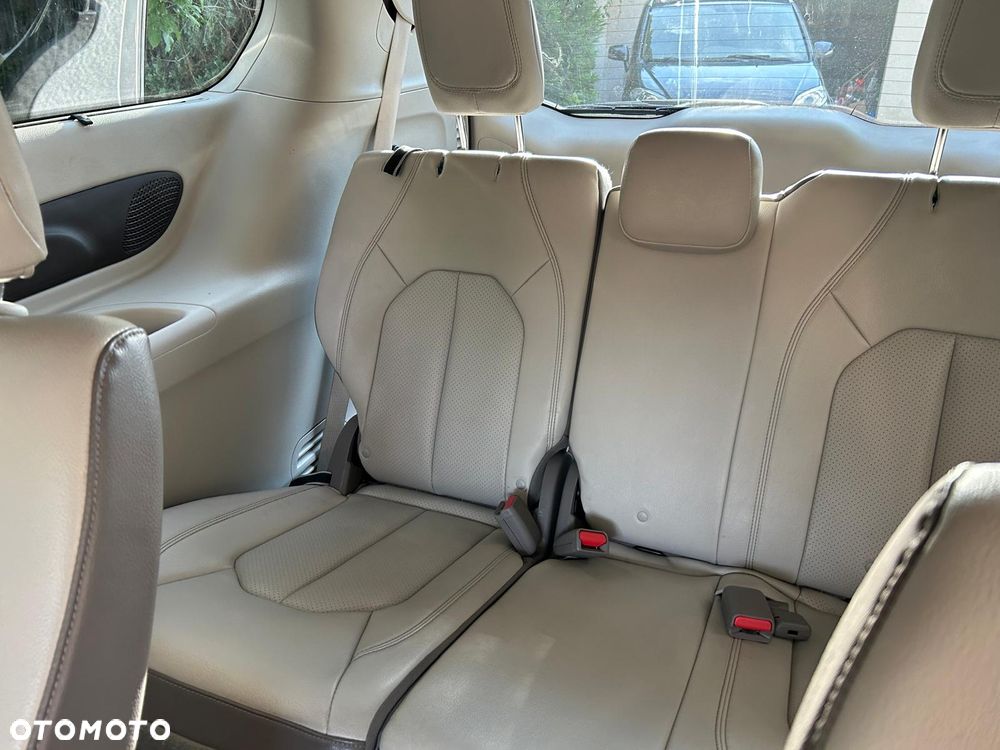 Chrysler Pacifica - 9