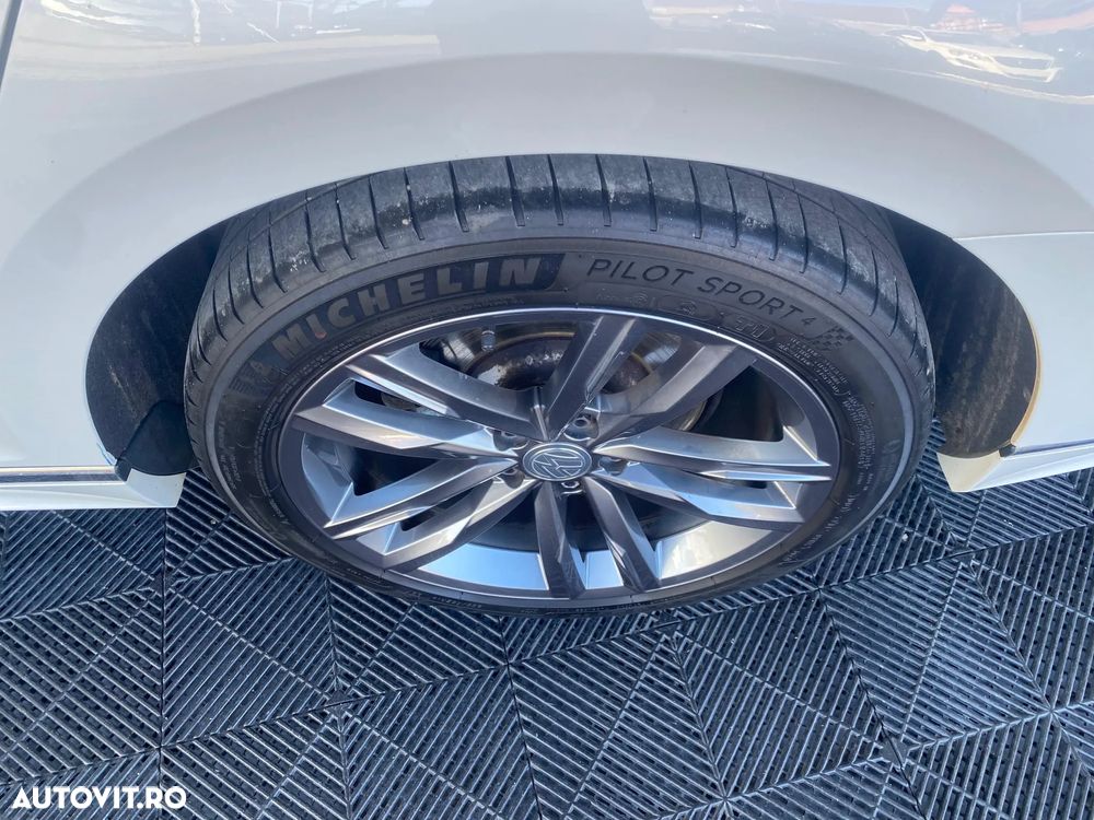 Volkswagen Passat - 37