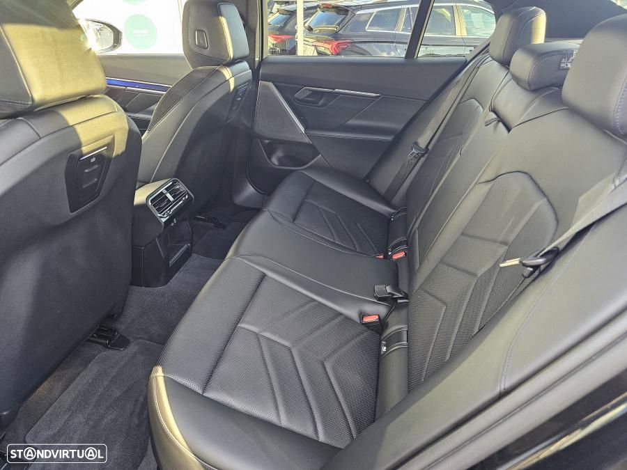 BMW i5 eDrive40 Pack Desportivo M - 21