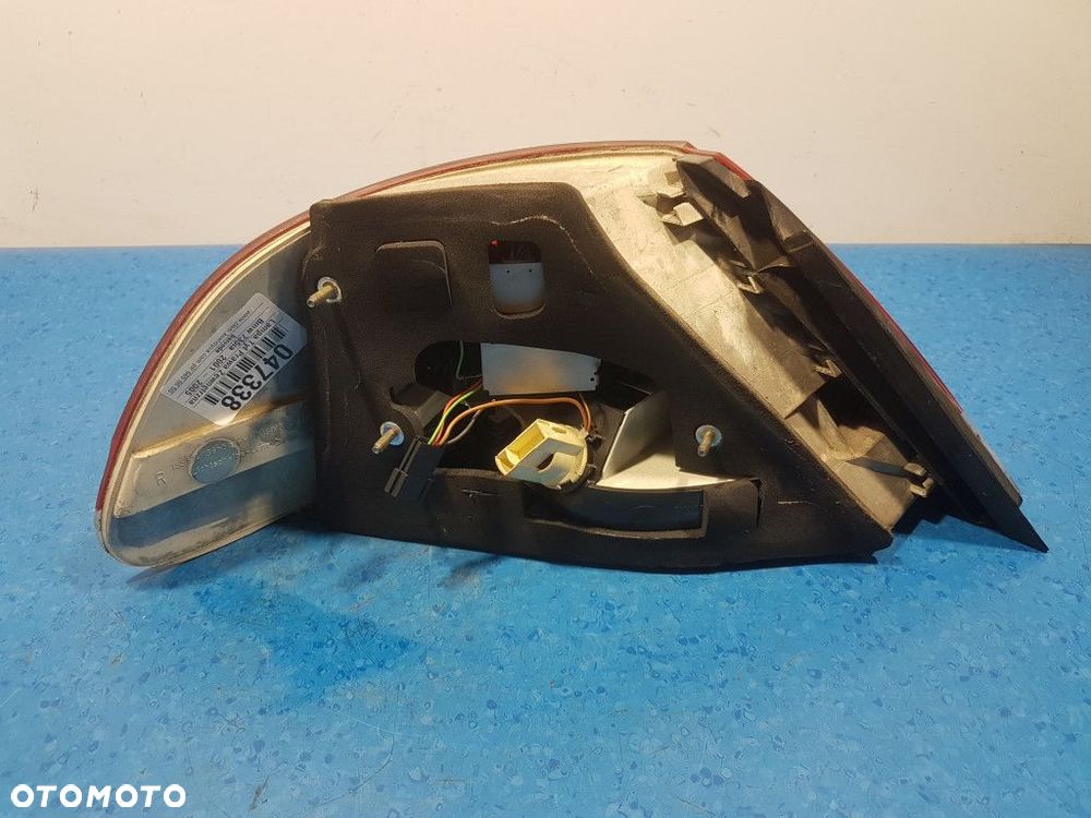 BMW E65 LAMPA TYŁ PRAWA ZEWNĘTRZNA - 4